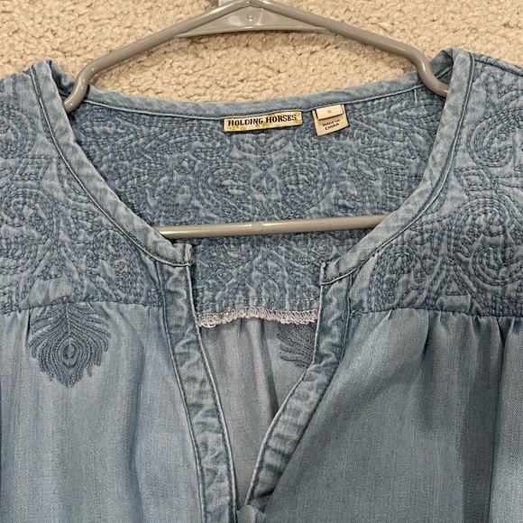 Holding Horses brand chambray dress tie waist embroidered,  size small. - Picture 13 of 14